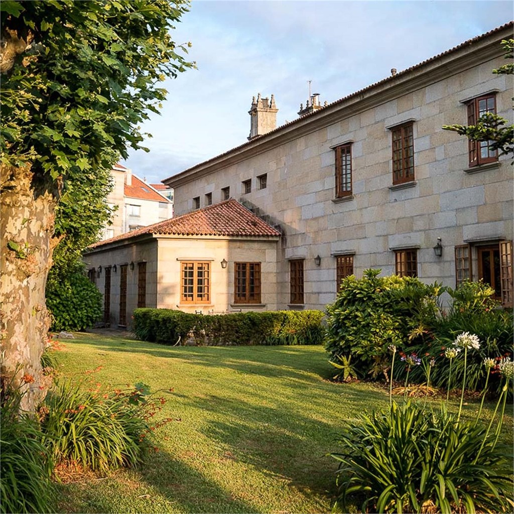 ¡Nos complace anunciar nuestra adjudicación para la sustitución de ventanas de madera en el Parador de Cambados!